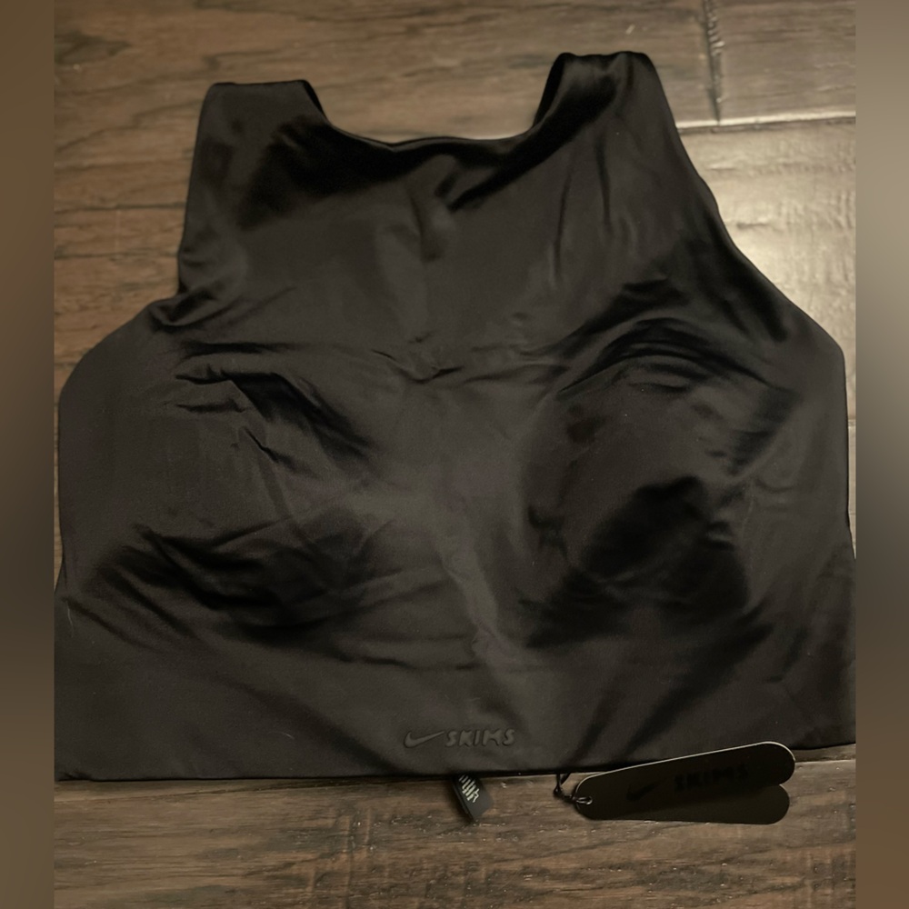 SKIMS Nike Black Women's Workout Top!🖤🖤🖤